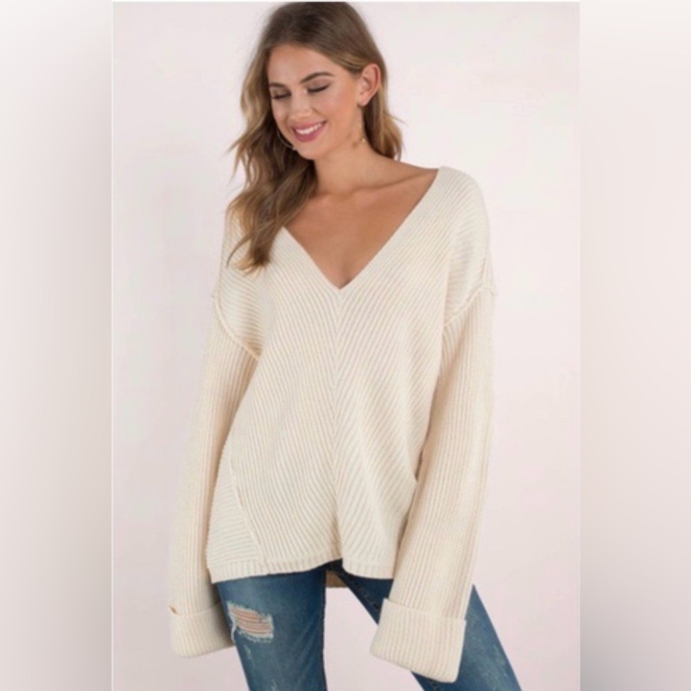 ASTR The Label Cozy V-Neck Cream Sweater
